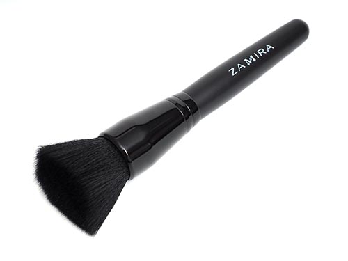 Flat Top Kabuki. Soft yet dense Flat Headed Brush for applying Liquid and powder Foundations.  Designed with Micro Synthetic fibres to give maximum coverage and a flawless airbrushed finish.